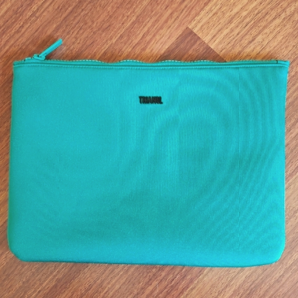 Triangl Neoprene Large Zip Pouch Travel, Swim, Boat- Lime Green- Never Used!